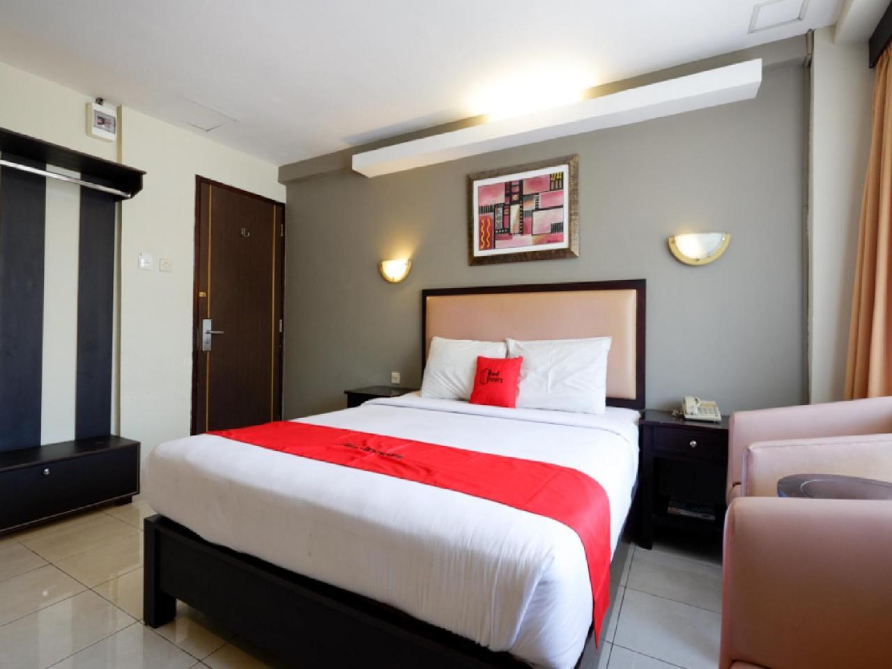 Reddoorz Plus @ Singosari Raya Semarang Exterior foto