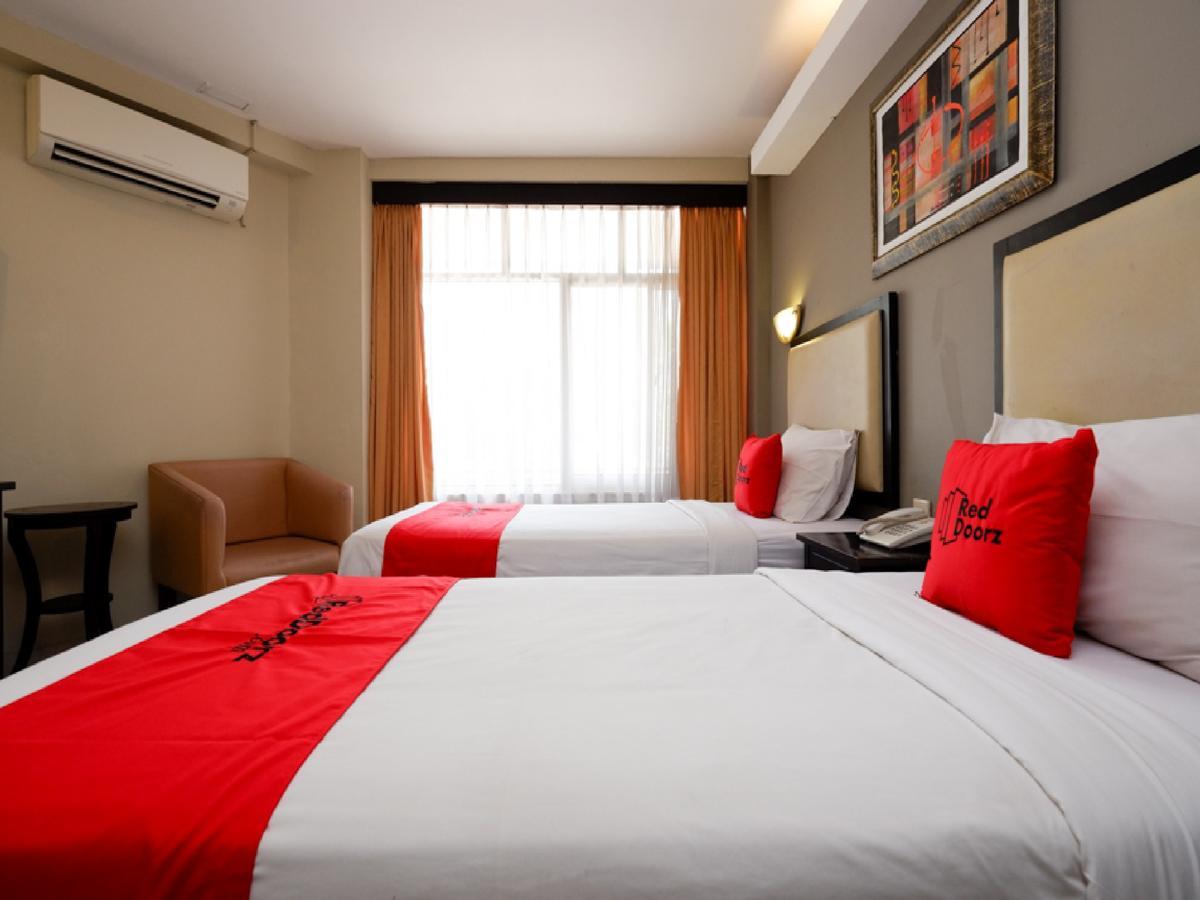 Reddoorz Plus @ Singosari Raya Semarang Exterior foto